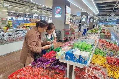 1至8月臨滄經(jīng)濟(jì)運(yùn)行提質(zhì)向好 鞋帽零售展現(xiàn)新活力